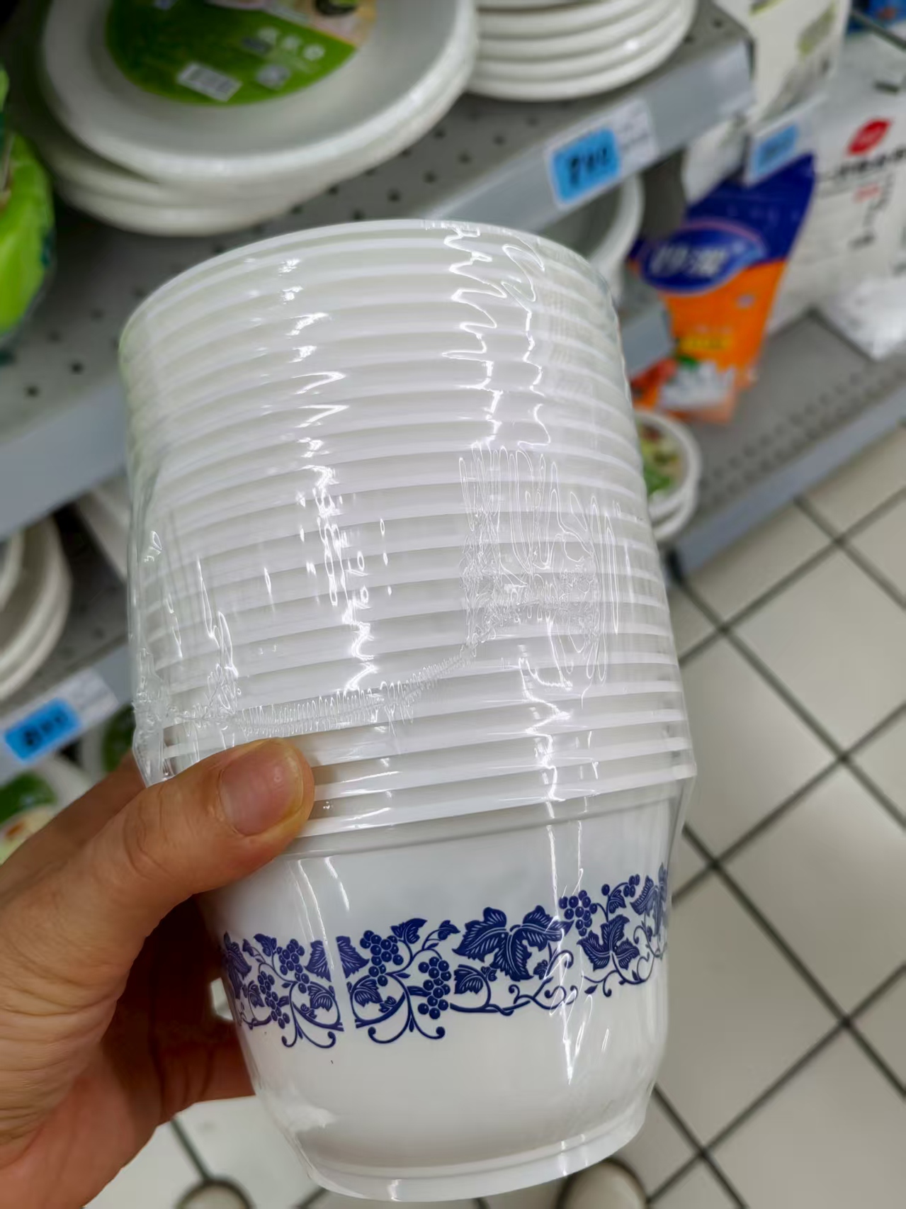 纸碗和塑料碗的优缺点